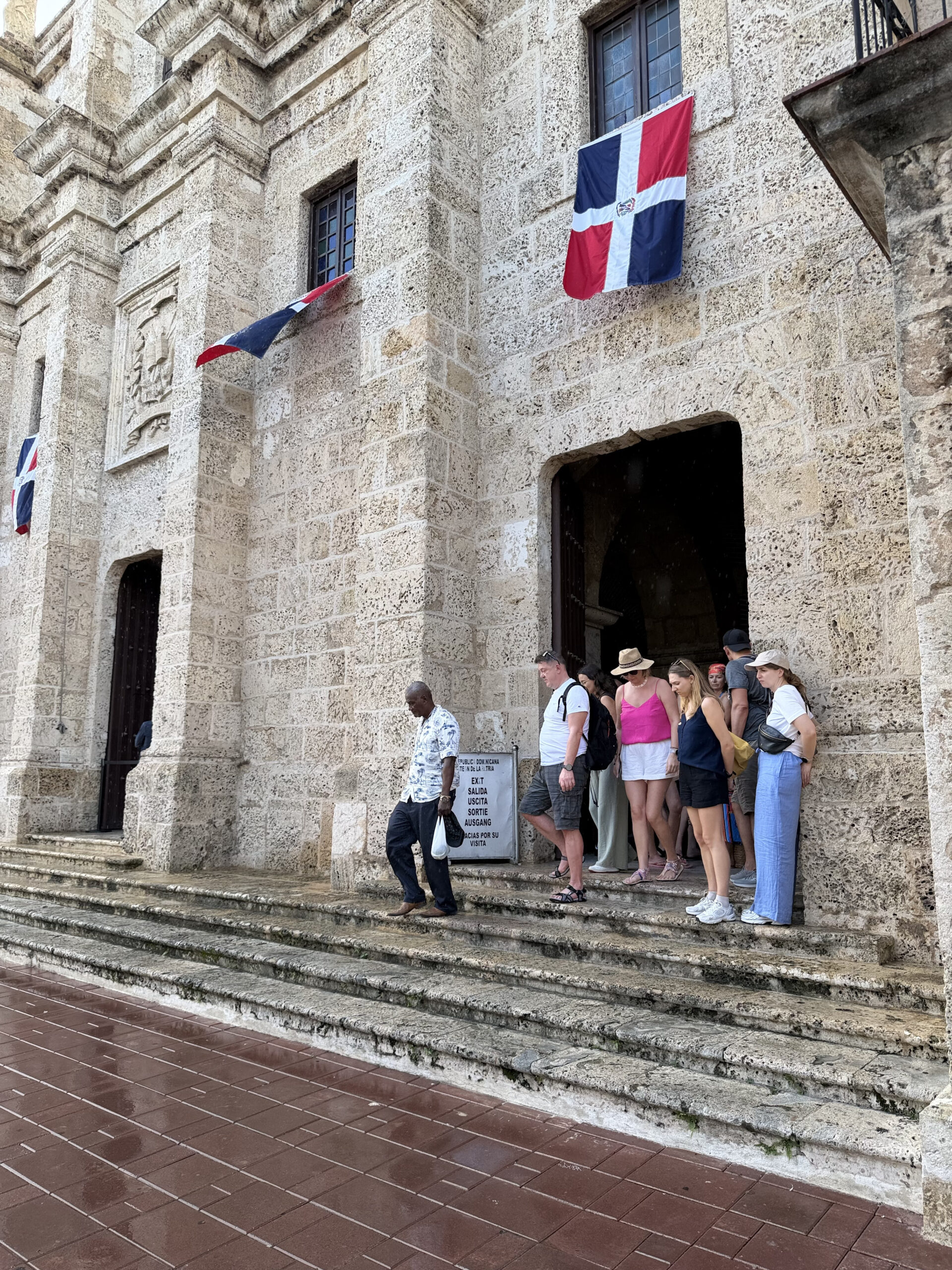 Clientes disfrutando tour completo en Santo Domingo